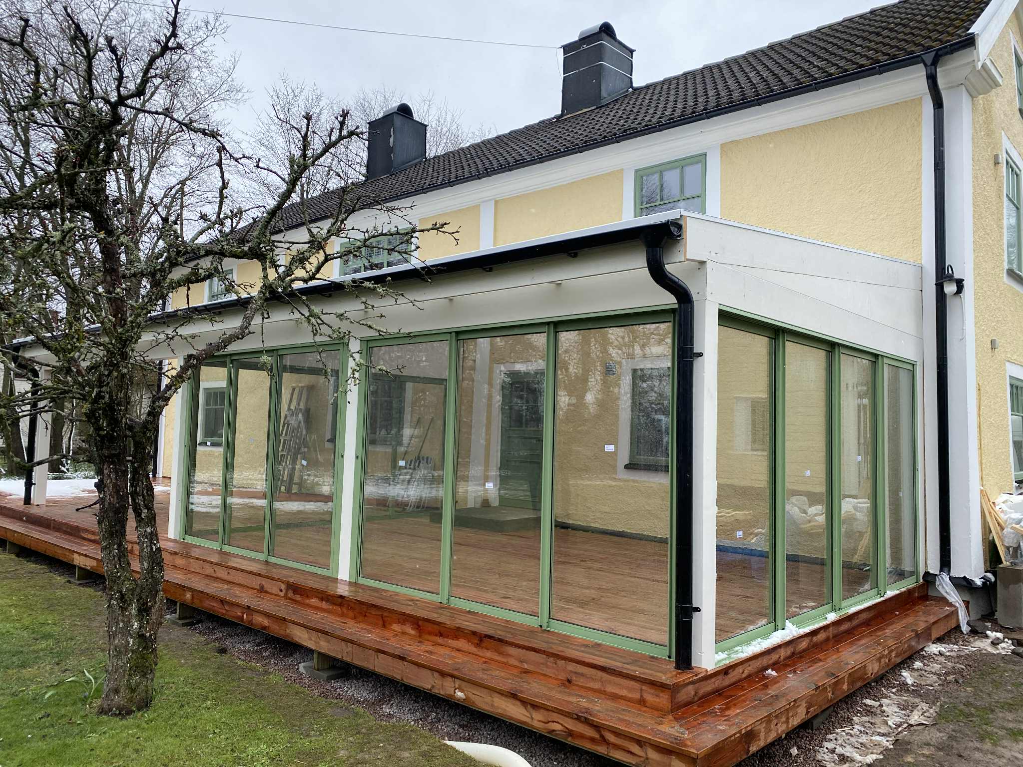 Altanbygge med inglasning