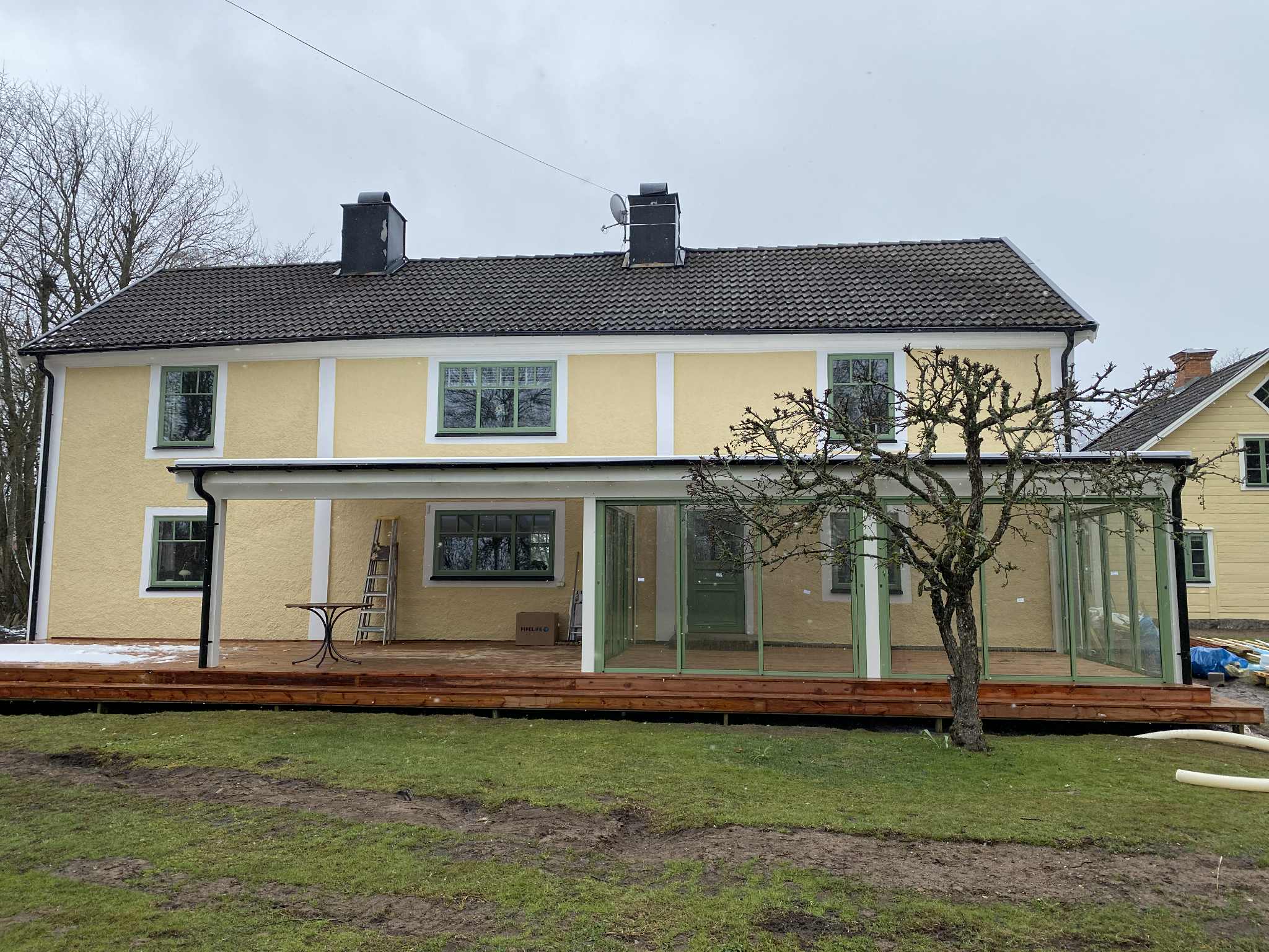 Altanbygge med inglasning